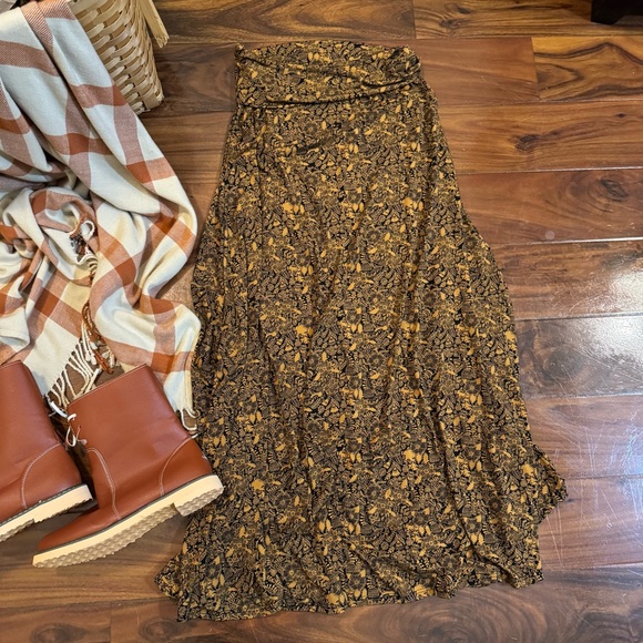 LuLaRoe A-Line Skirt with Black and Gold Floral Design - Picture 1 of 6